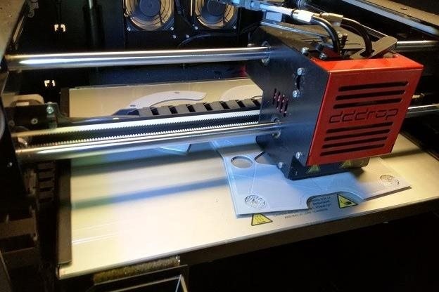 De DDDROP 3D printer aan het werk